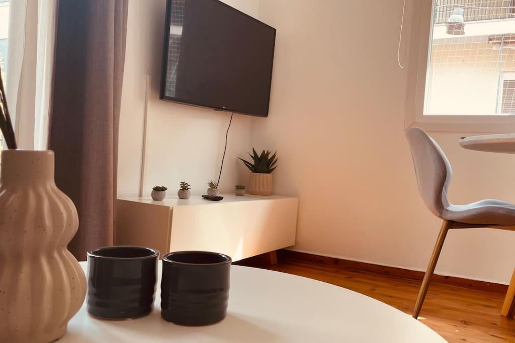 Daisy Apartment 15 Min To Acropolis Athen Exterior foto