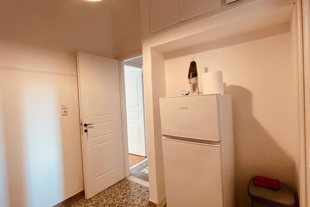 Daisy Apartment 15 Min To Acropolis Athen Exterior foto