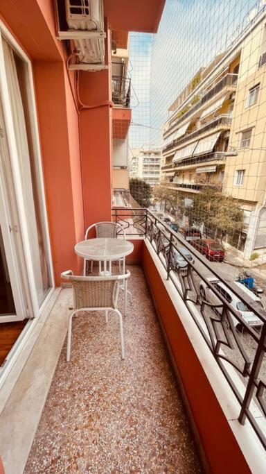 Daisy Apartment 15 Min To Acropolis Athen Exterior foto