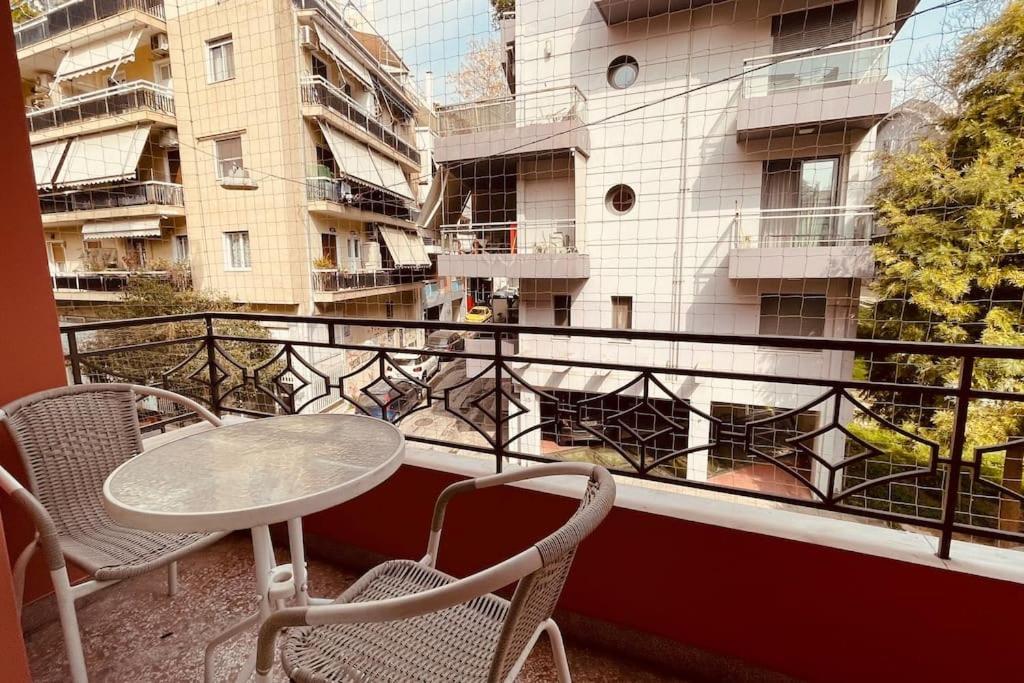 Daisy Apartment 15 Min To Acropolis Athen Exterior foto