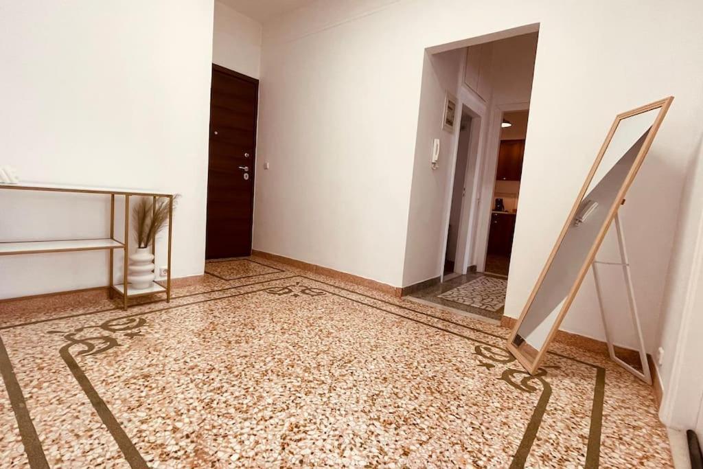 Daisy Apartment 15 Min To Acropolis Athen Exterior foto