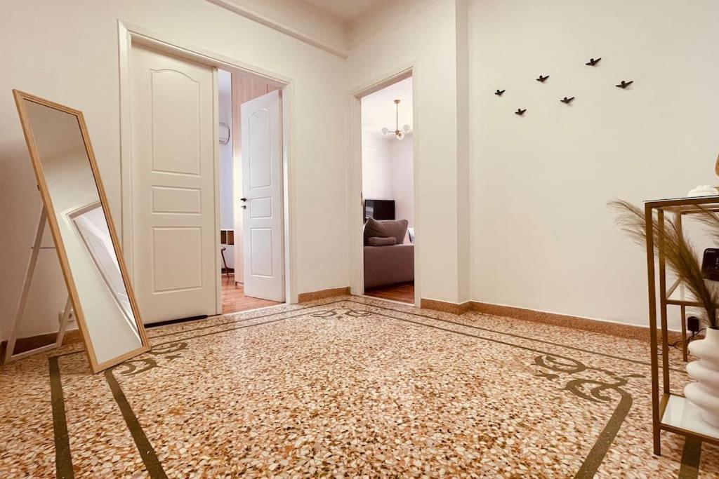 Daisy Apartment 15 Min To Acropolis Athen Exterior foto